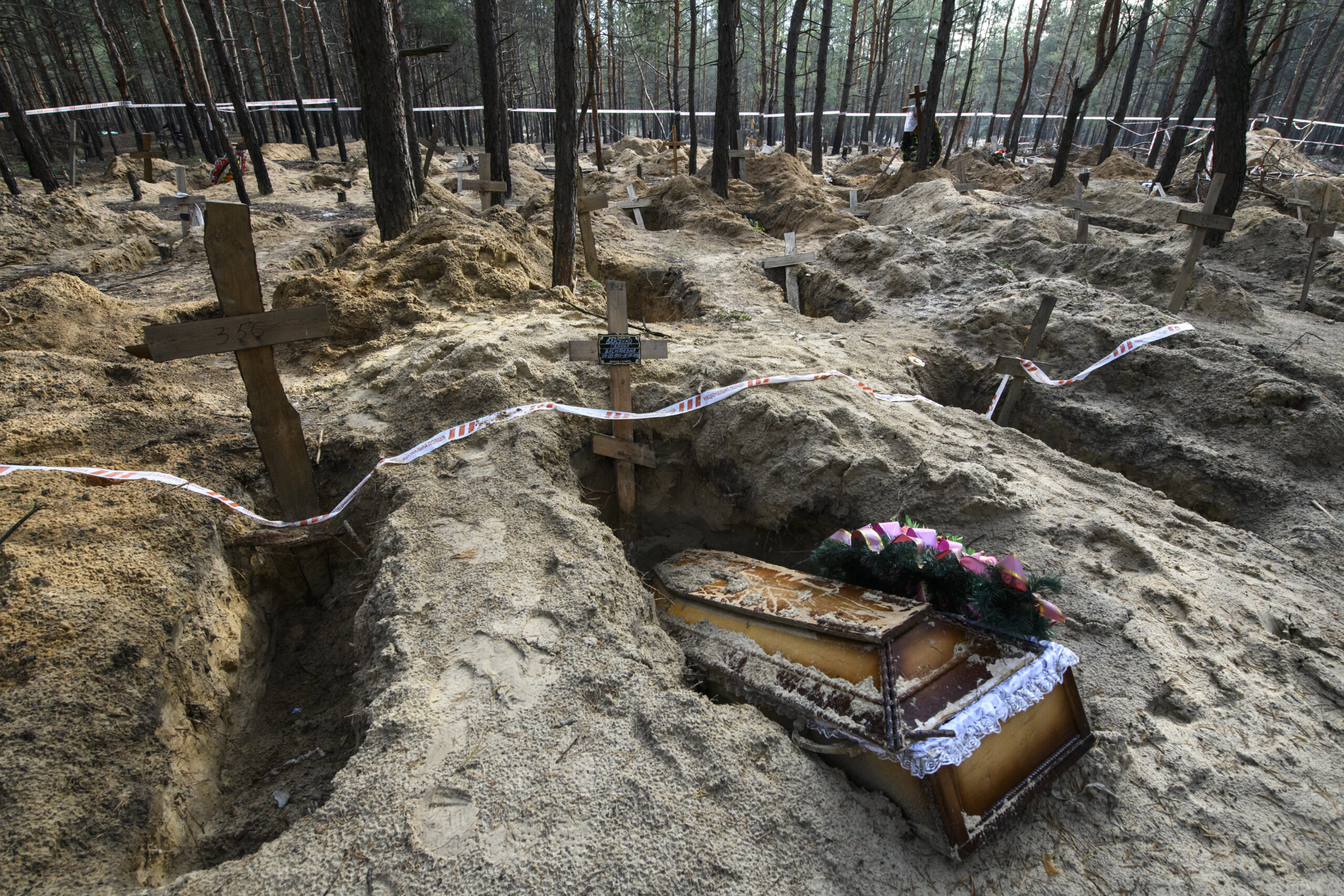 Biz_Ukraine_Mag's tweet card. Failing to hold Russia accountable for war crimes committed in Ukraine would set a disastrous precedent for the future of international security and would create the conditions for more war, write...