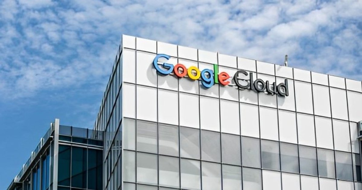 FinTechMagazine's tweet card. Google Cloud partners with financial regulatory body AIR to propose new guidelines for managing generative AI risks in financial institutions