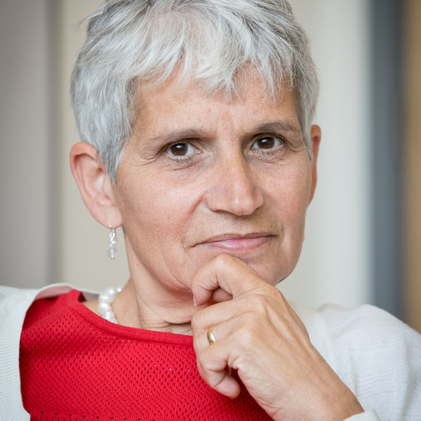 sueziebland's tweet card. Details Date: November 22 Time: 06:00 pm - 07:15 pm