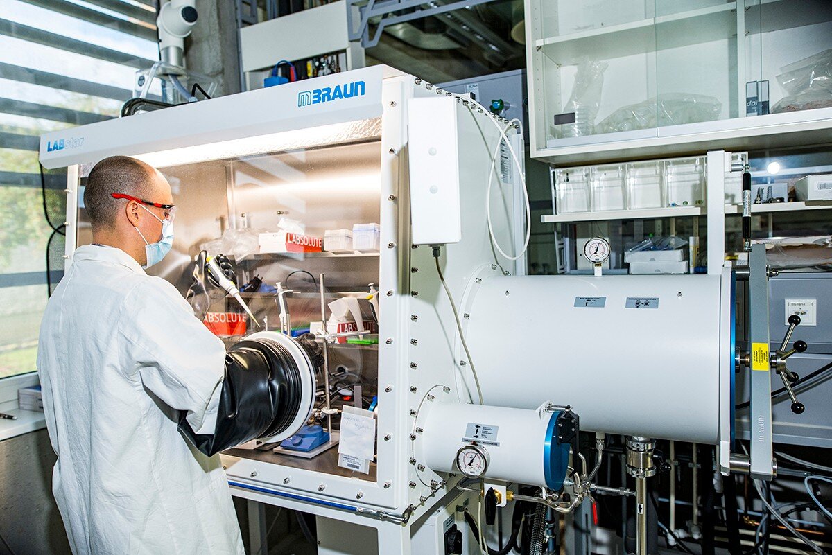 WebSam101's tweet card. Making important raw materials for fine chemicals out of carbon dioxide really works. As part of the Max Planck collaborative project eBioCO2n, a team of researchers from Fraunhofer IGB have succes...