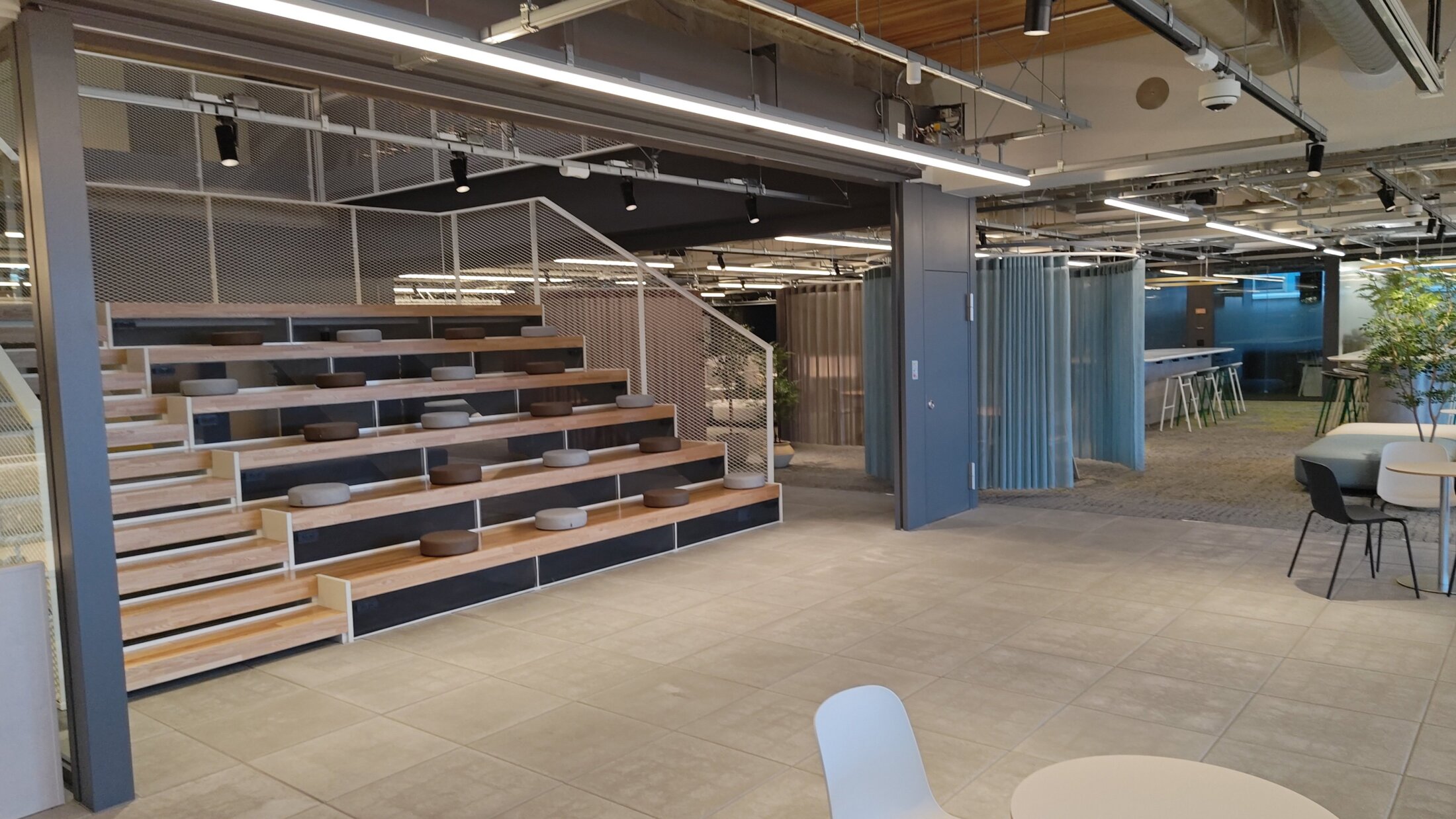 tsuyu2011's tweet card. 　北陸学院大は19日、金沢市広岡2丁目に同大金沢駅前キャンパス「ミッション・ラーニング・ステーション」を開校すると発表した。来年4月に新設される社会マネジメント学科（定員70人）の利用を想定する。