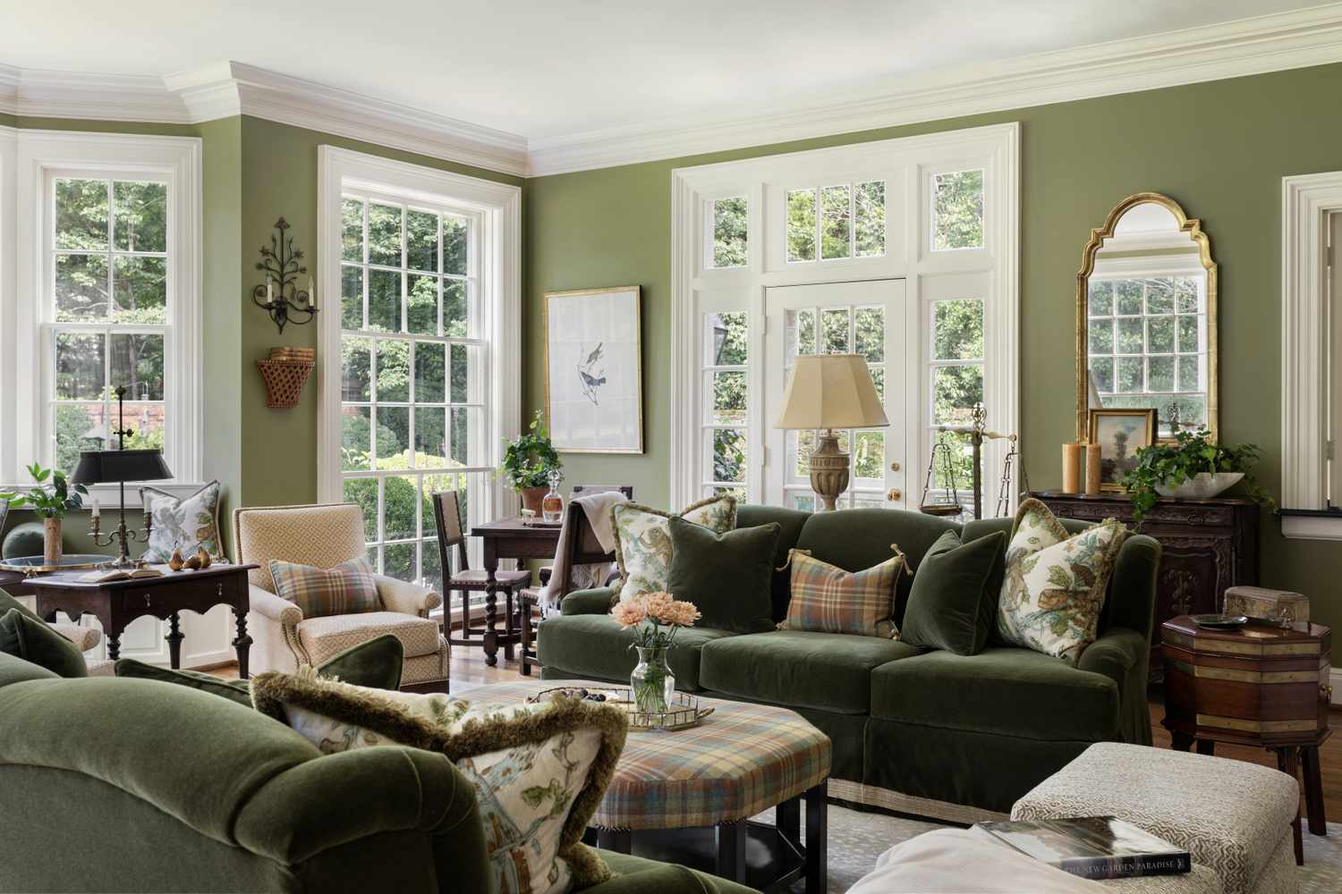 NHSuncoast's tweet card. If anyone knows how to pick a paint color with confidence, it's those who do it for a living. Avoid a regrettable color choice with these tricks of the trade we learned from three designers.