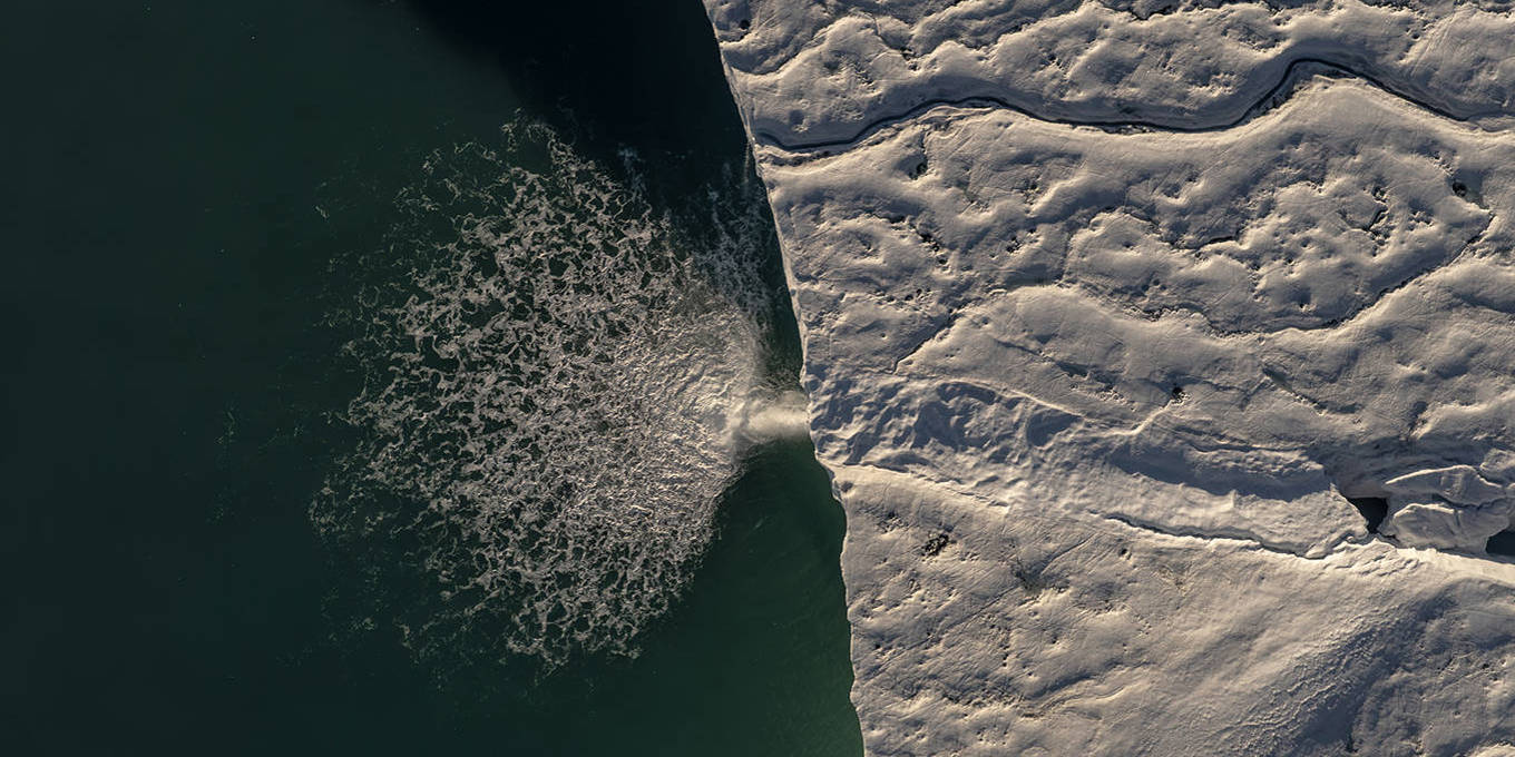 ManjanaM's tweet card. Jessica Seddon & Manjana Milkoreit propose an institutional framework for mounting a coordinated response to these massive climate risks.