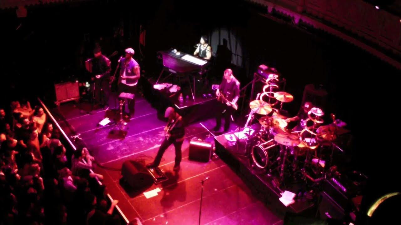 _CODEwalker's tweet card. D'Angelo Live - Amsterdam - Another Life - Paradiso 2012 HD