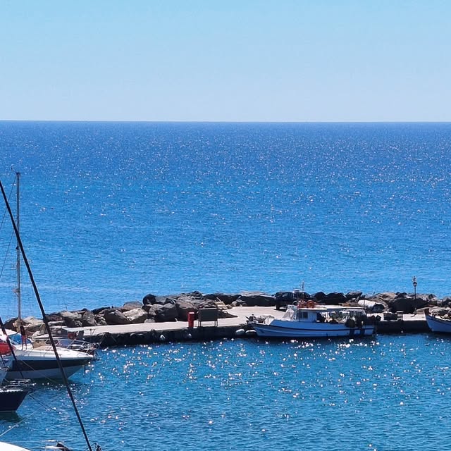 artdem83's tweet card. Artemis Giote 🌹 (@artemisgiote) • Instagram photos and videos