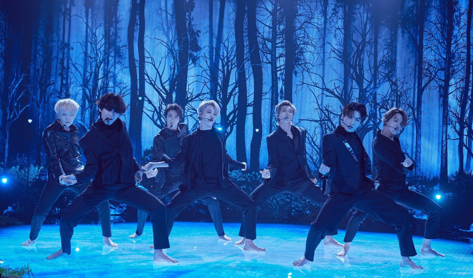 BIGHIT_MUSIC's tweet card. BTS performed their song "Black Swan" live for the first time on TV on 'The Late Late Show.'