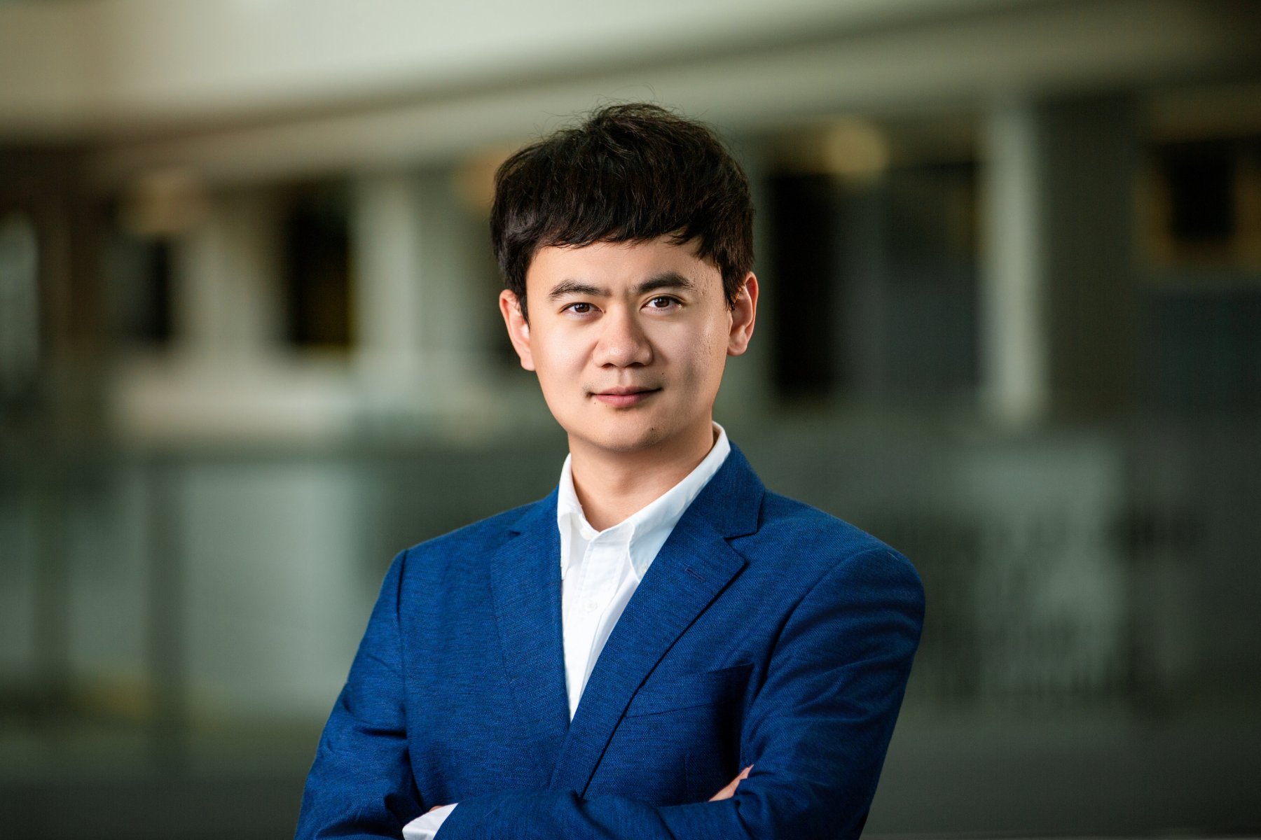 U15ca's tweet card. Queen’s engineer earns national grant to test microscopic robots that could one day help treat aggressive brain cancer.