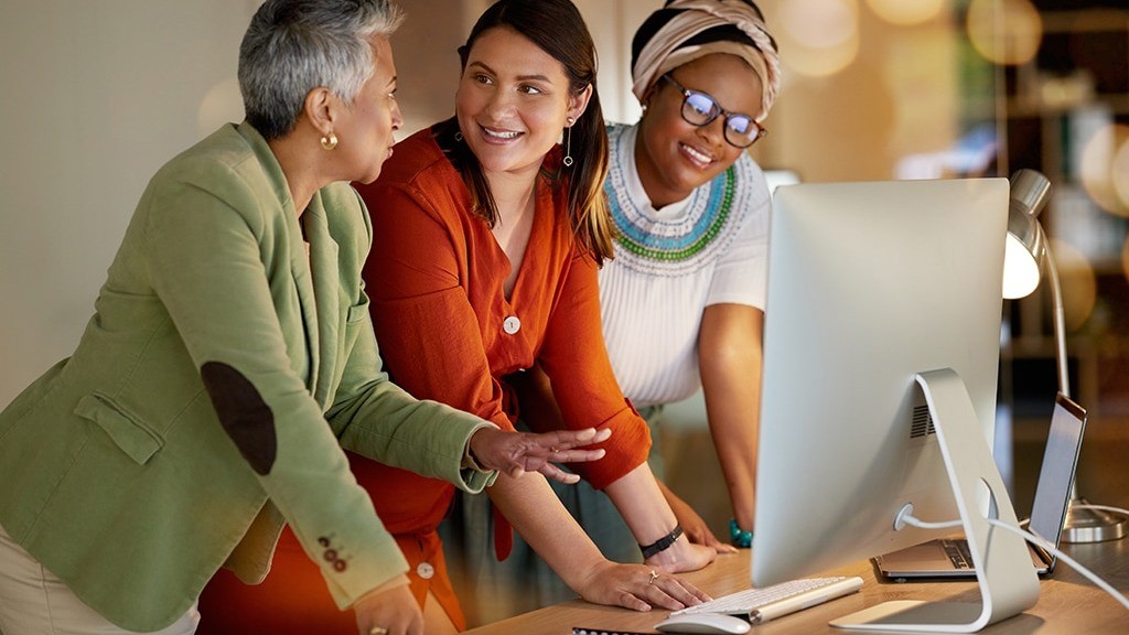 lynnekingsmith's tweet card. Superman might not cut it in today’s business world. Faster than a speeding bullet? More powerful than a locomotive? You’ll need to do better than that just to keep up, let alone to lead.