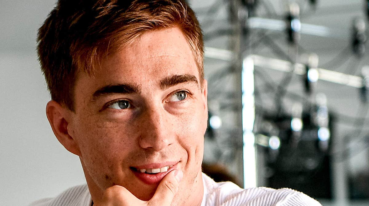 Bobacken's tweet card. GUSTAVSBERG. Tobias Forsberg skruvar lite på sig i rullstolen. Ämnet är ju svårt. Hur sätter man ens ord på betydelsen av stödet från sina närmaste efter att man vaknat upp förlamad? – Jag kan inte...