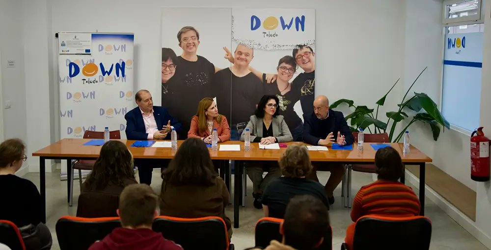 RPerfiles's tweet card. Digi Lab forma a 105 jóvenes con discapacidad intelectual en competencias digitales e IA para impulsar su inclusión laboral. ¡Conoce el proyecto!