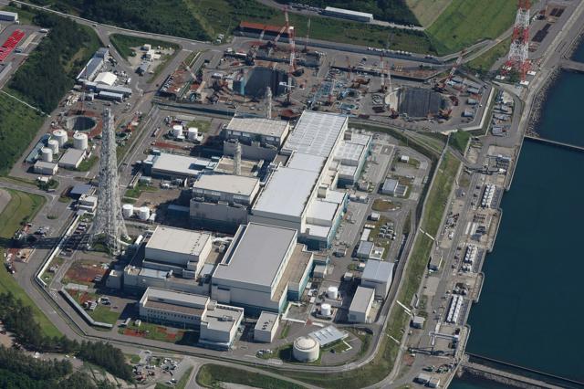 1955Toru's tweet card. 　東京電力が再稼働をめざす柏崎刈羽原発（新潟県）で今年6月、テロ対策に関わる秘密文書の管理不備が複数見つかっていたことが、関係者への取材でわかった。報告を受けた原子力規制委員会は20日、非公開の臨時