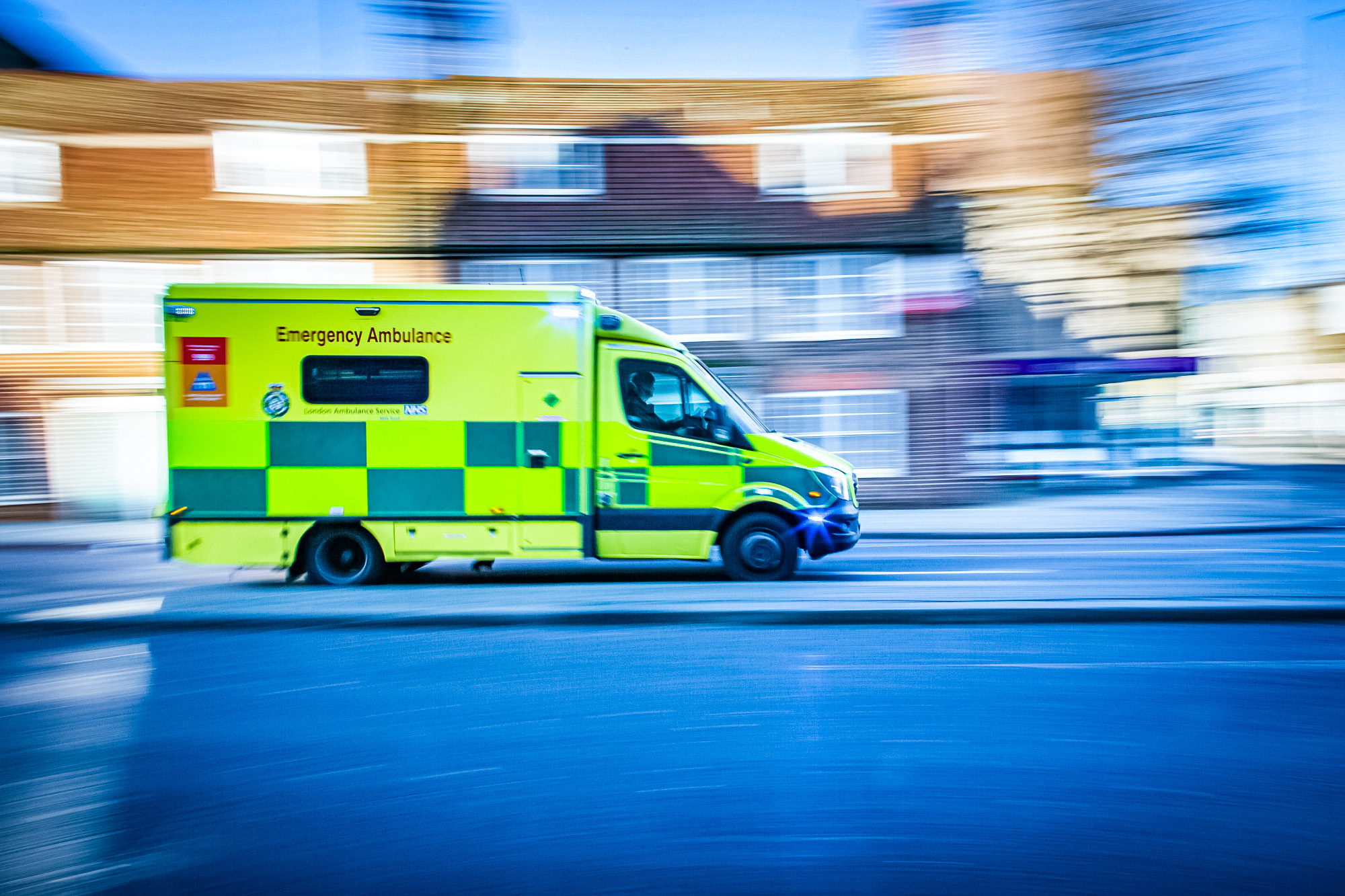 TechAcuteCom's tweet card. To expand its global public safety technology, Axon has announced its definitive agreement with Carbyne, a company that uses AI to help emergency responders. 