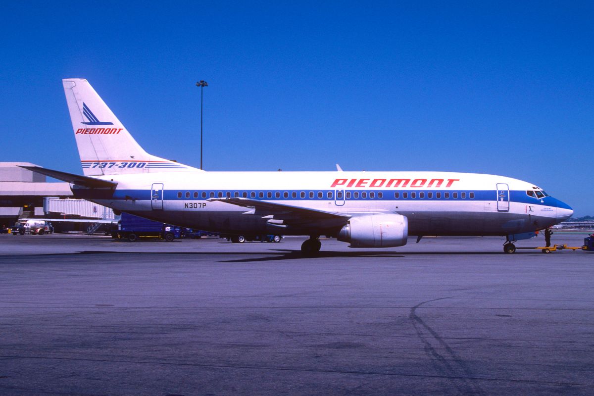 FlightDetect's tweet card. Piedmont used to serve their own drink called Piedmont Punch on their flights. Do you remember what it was like?