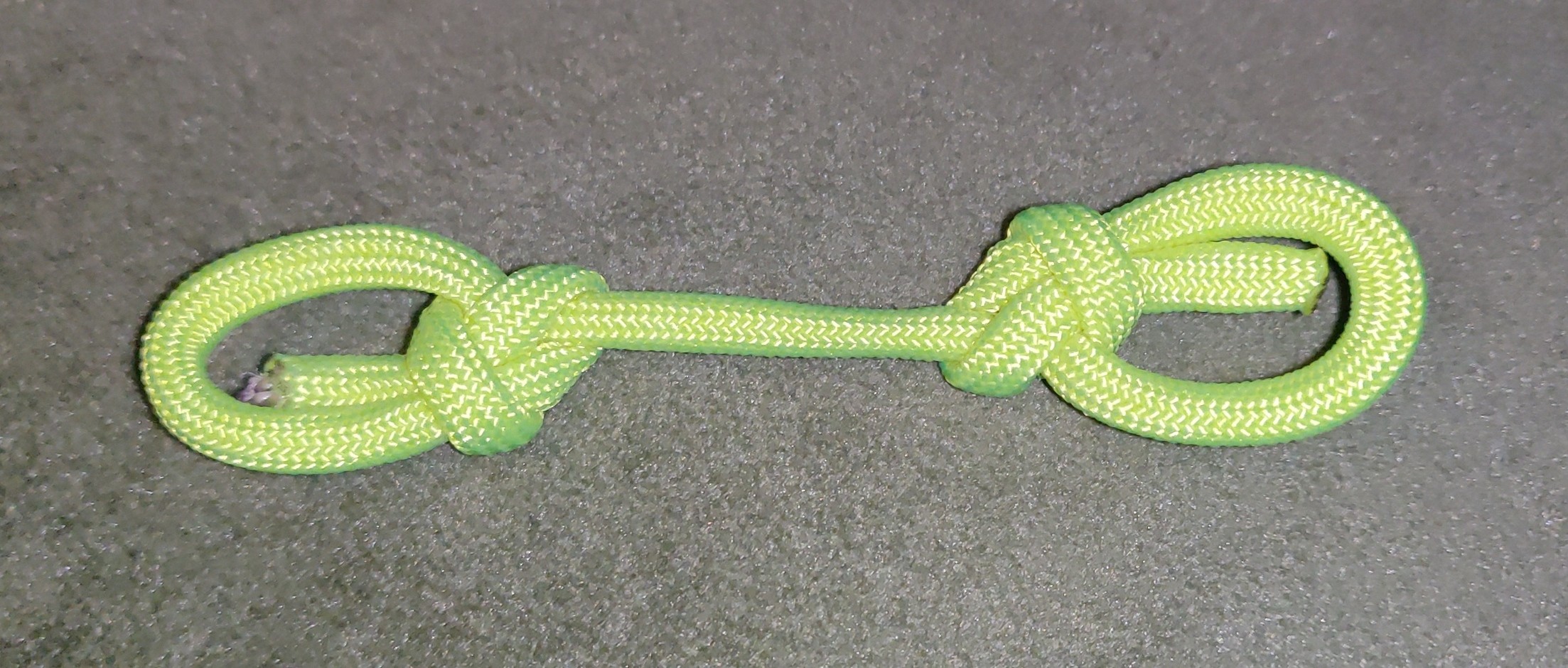 PartFusion's tweet card. Attached: 1 image #Makevember 12: Tied some bowline knots on the end of a short piece of paracord.