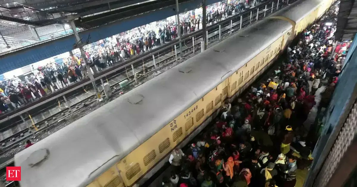 indiapeople_'s tweet card. The stampede at New Delhi railway station led to at least 18 deaths, with blame placed on authorities' mismanagement and misunderstandings regarding railway announcements. Social media reactions...