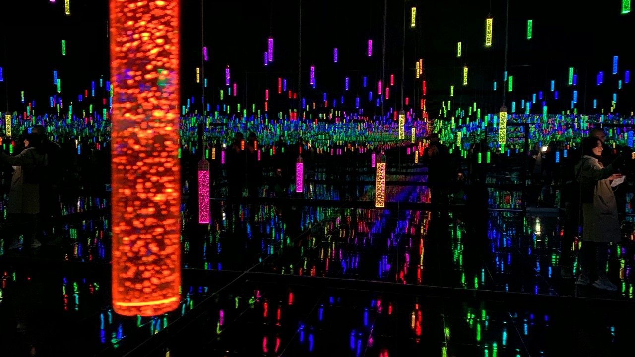 futuremethis's tweet card. Hey there I've been working recently with two founders who've taken completely opposite approaches to letting go as their businesses scaled. And the contrast has stuck with me.