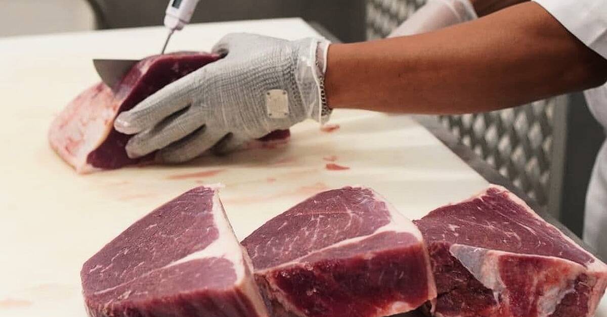 esm_magazine's tweet card. Carrefour's Atacadão has launched sales of individually traceable beef from the Brazilian state of Pará.