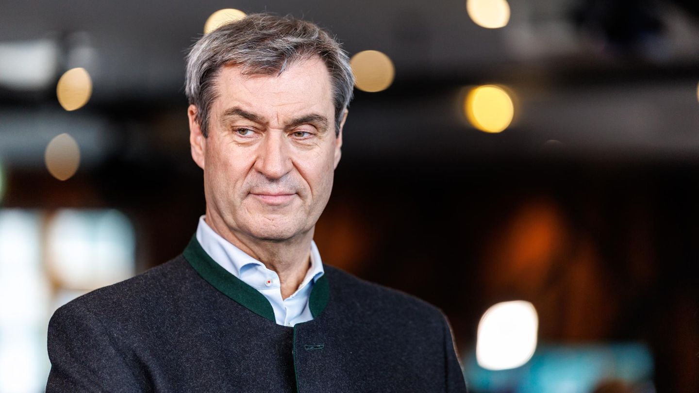 nifberlin's tweet card. Markus Söder hat die Grünen wie den letzten Dreck behandelt. Jetzt sollen sie die Mehrheit fürs Milliardenpaket sichern. Der CSU-Chef ist die Ruchlosigkeit in Person.