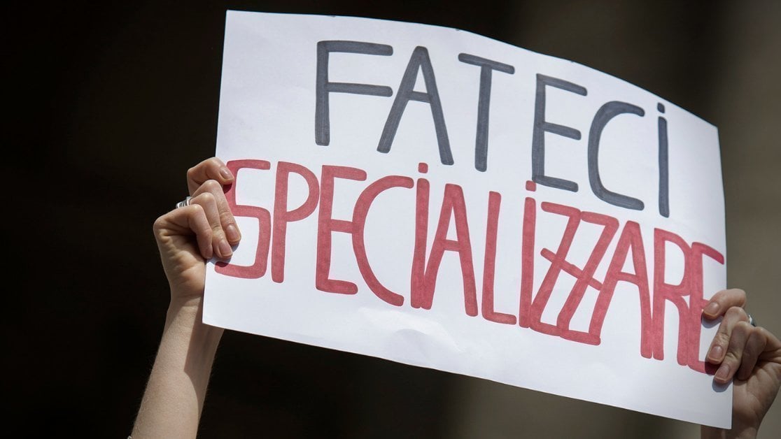 G_Cantarero's tweet card. Dimissioni del Ministro Gaetano Manfredi