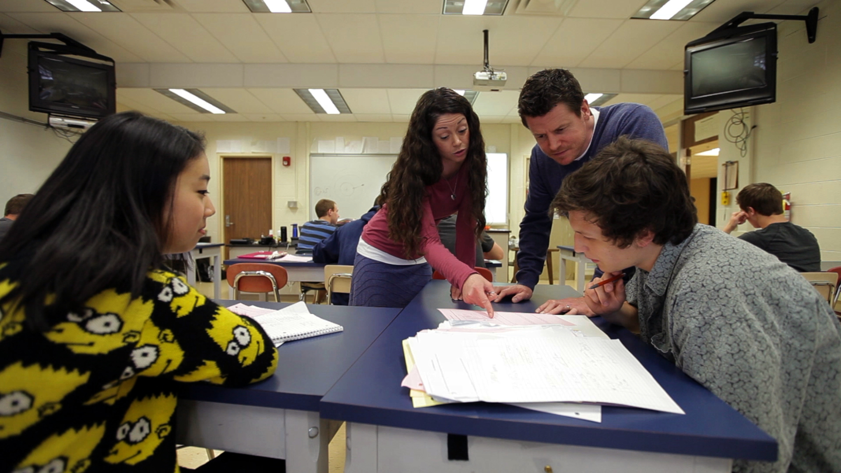 MrDiedrick's tweet card. See how a high school integrated technology in teaching with the help of an instructional coach.