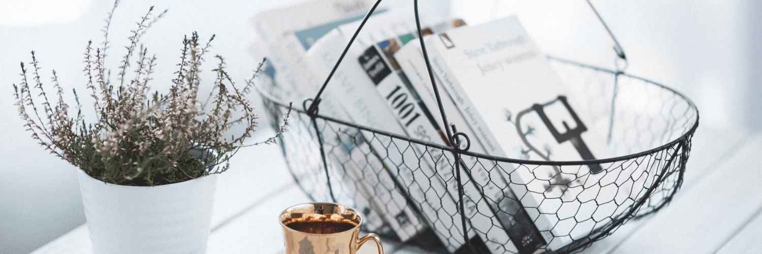 StordarLearn's tweet card. Need to improve your grammar in English? Learn about the best books for English grammar learners recommended by Smart English Learning.