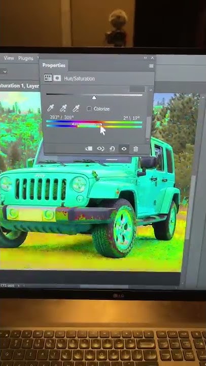 GraphicDesignCV's tweet card. The Right Way to Change Color in Photoshop! #Shorts