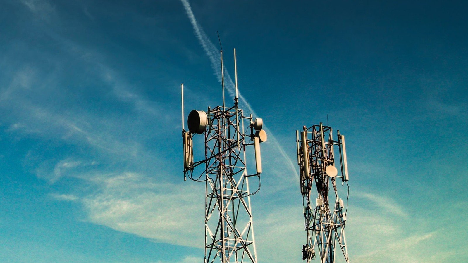 fishpassenger's tweet card. A flaw in O2 UK's implementation of VoLTE and WiFi Calling technologies could allow anyone to expose the general location of a person and other identifiers by calling the target.