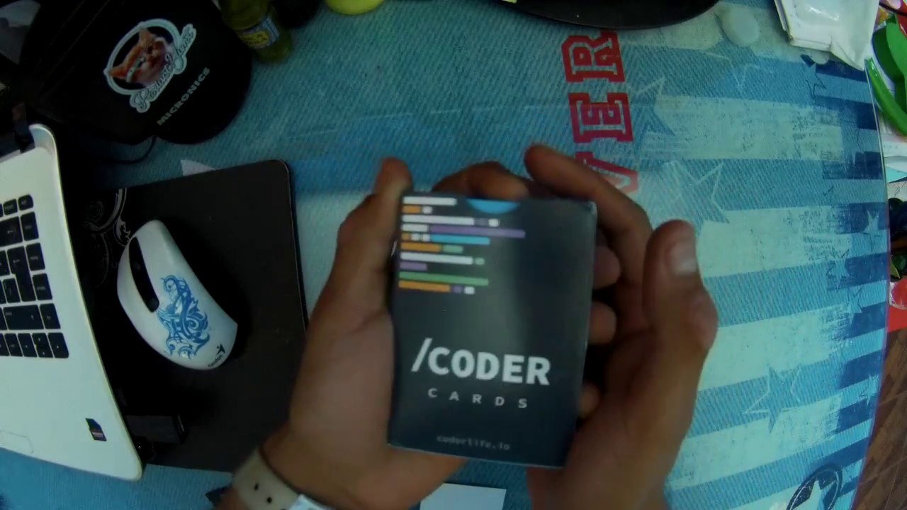 laurenceHR's tweet card. Baraja para Programadores // CoderCards // Revisado y Prueba