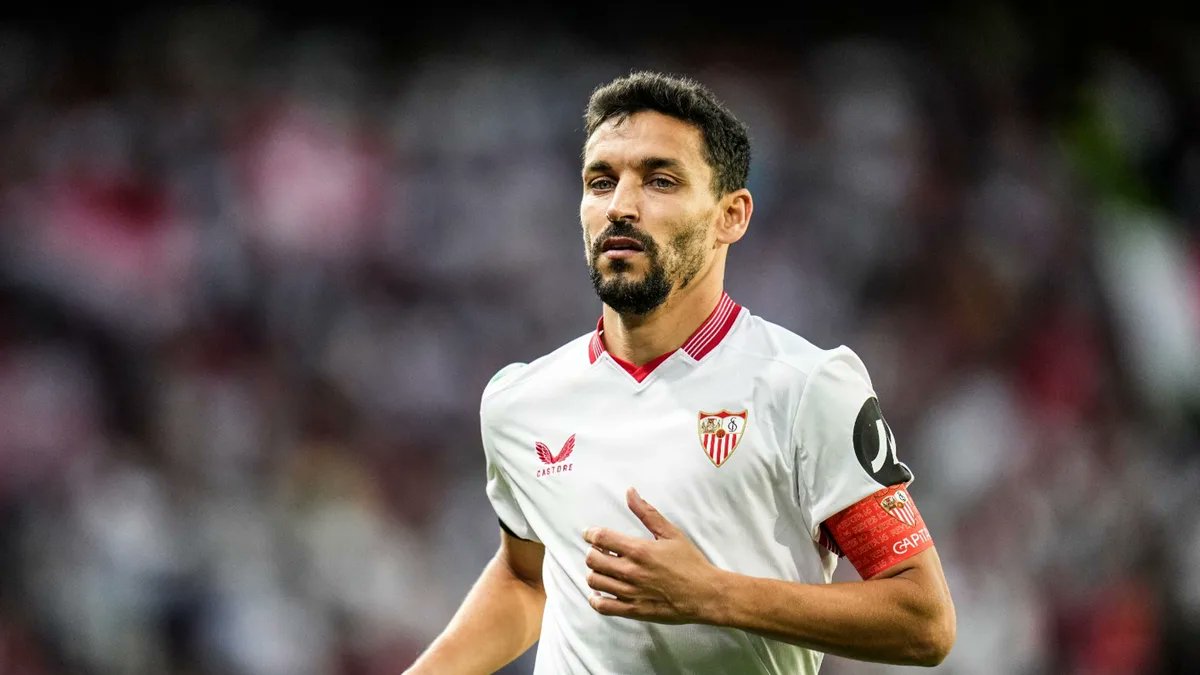 orgullobiri's tweet card. Jesús Navas elogia a Matías Almeyda en el Sevilla FC y destaca su intensidad y conexión con el vestuario y la afición.