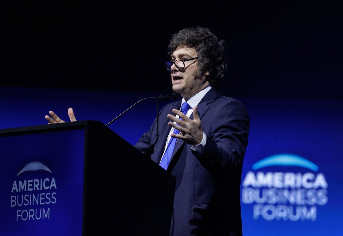 CNNChile's tweet card. El caso ha derivado en la apertura de investigaciones en Argentina y en Estados Unidos, que involucran tanto al presidente como a su hermana y secretaria general de la Presidencia, Katina Milei.