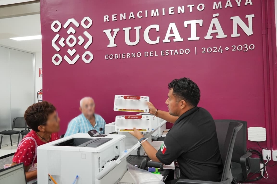 INFORMATYUC's tweet card. Seis de cada 10 yucatecos ya realizaron el canje de sus placas. Mérida, Yucatán, 12 de noviembre de 2025.- En los primeros meses de reemplacamiento, la Secretaría de Administración y Finanzas (SAF)...