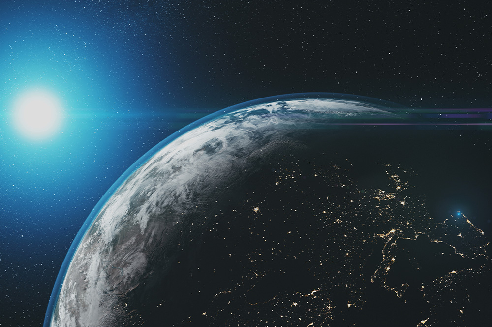 HumansOf_TI's tweet card. Per decenni, siamo stati incatenati al suolo. Cavi in fibra. Torri cellulari. Hotspot Wi-Fi. Tutti legati alla terra ferma, limitando dove la connettività può arrivare. Questo sta per cambiare. Le […]