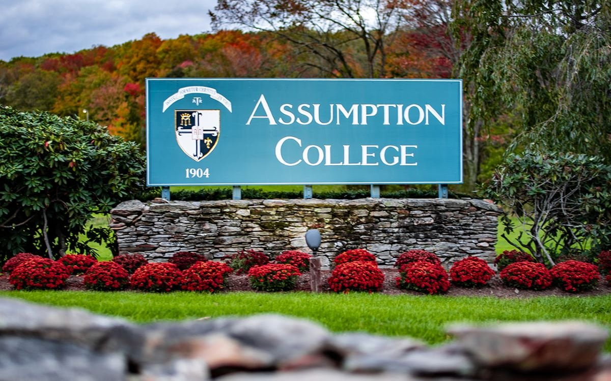 thisweekinWoo's tweet card. Assumption College established a $3 million COVID-19 Relief Fund for students to provide financial aid to families facing financial hardships.