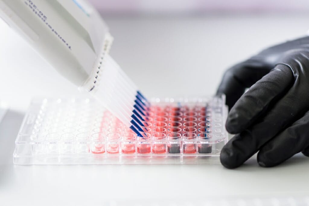 ScienceCox's tweet card. “Absence of bias here does not mean there is no bias in the entire review process,” says psychology professor Patricia Devine.