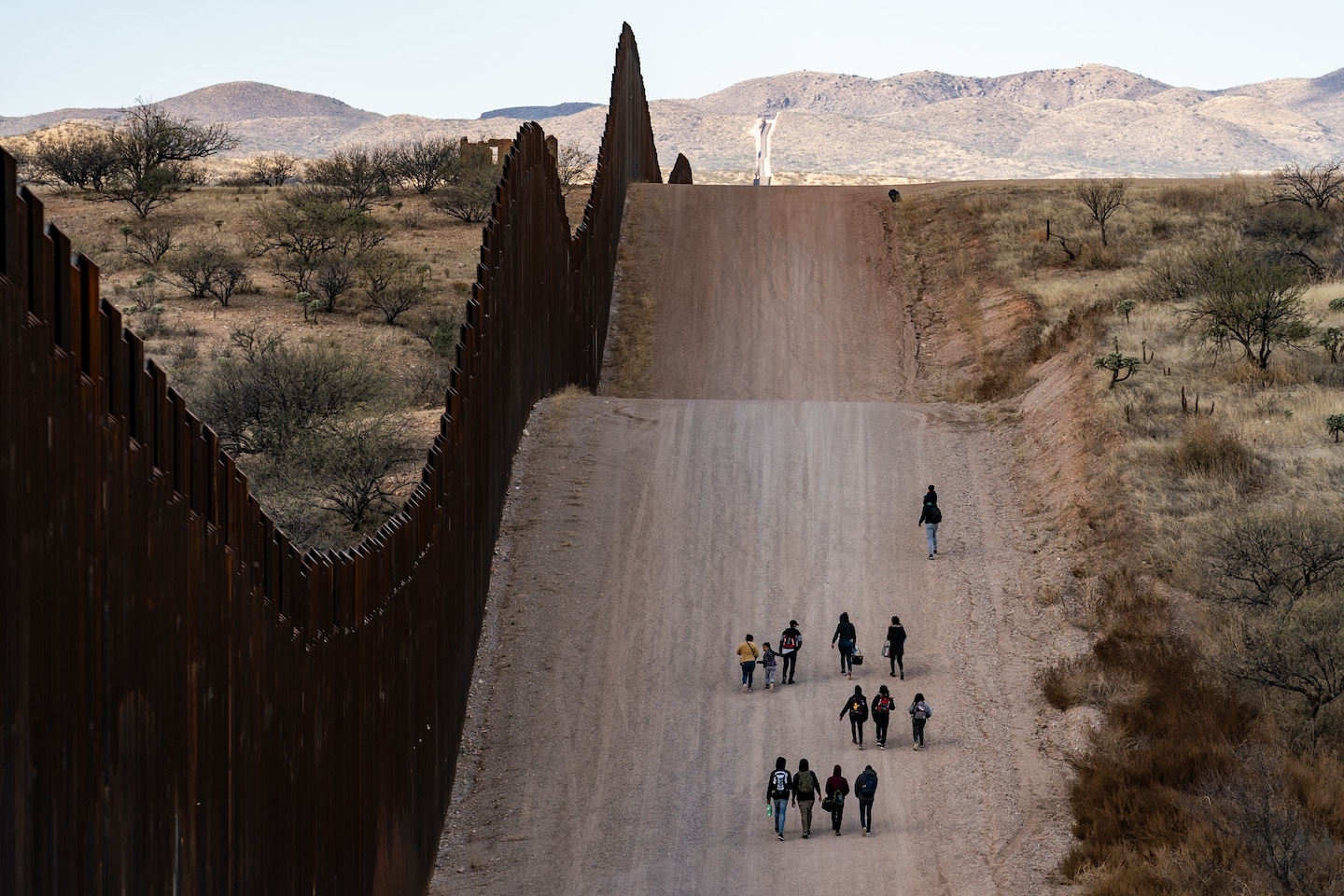 digHBS's tweet card. Two economic historians examine the evidence and conclude that immigrants are more a benefit than a burden.