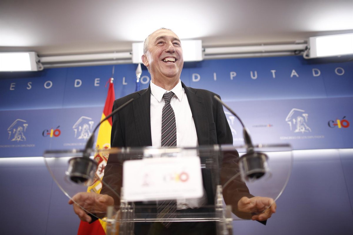 compromisllauri's tweet card. Compromís ha comunicado al Rey que no respaldará una eventual investidura del presidente del Gobierno en...