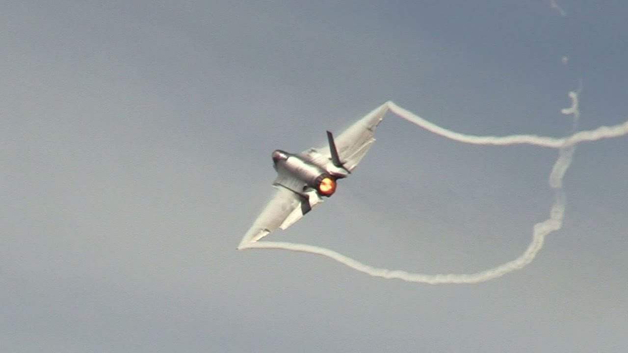 airshowguy916's tweet card. F-35C. Great video! Salinas. Sunday. 60fps. 2021.