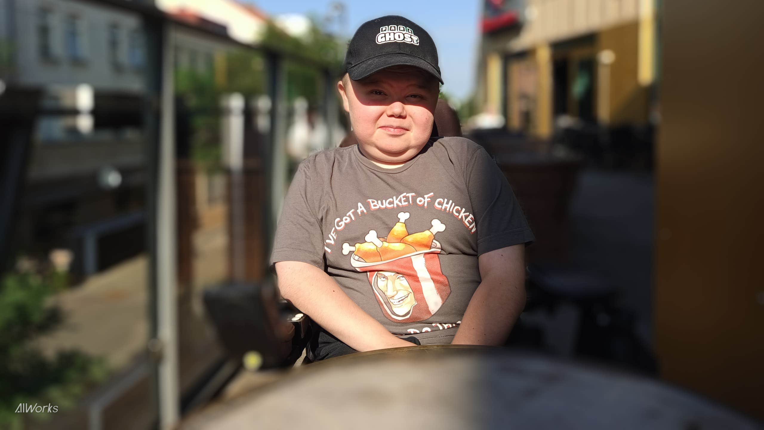 ESportExpressen's tweet card. Sigge Stengård, 16, lever med den obotliga sjukdomen. Efter en mörk period så var det datorspelandet som blev räddningen för den populära profilen – som i dag har tusentals följare. – Jag gick in i...