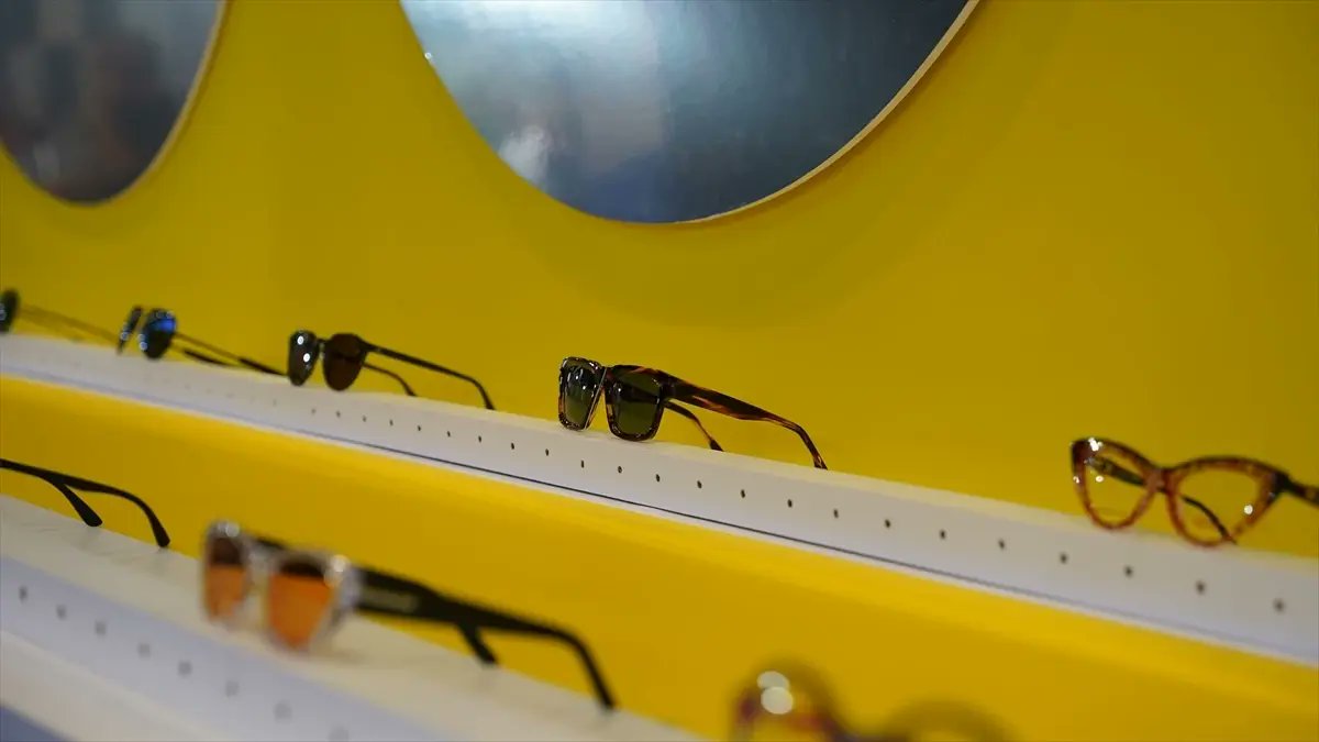 aydinorg09's tweet card. 12. Uluslararası Silmo İstanbul Optik Fuarı, 25 bin metrekare alanda 170 firma ve 12 bin ziyaretçiyle başladı.Fuara Genel BakışSilmo İstanbul, 24Saat Fuarcılık AŞ’nin organizasyonuyla İstanbul Fuar...