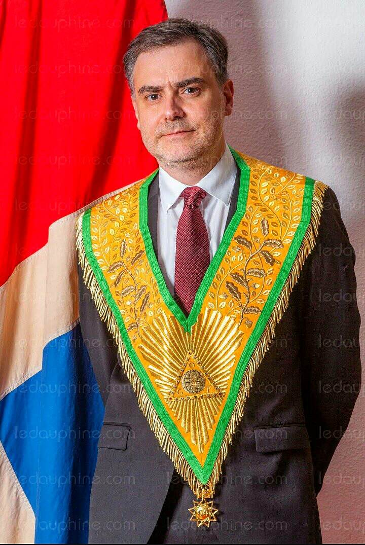 logia_c_alona's tweet card. El Gran Maestro del Gran Oriente de Francia visita la ciudad para debatir sobre el futuro de la masonería liberal La masonería está inmersa este año en la celebración de sus 300 años de historia....