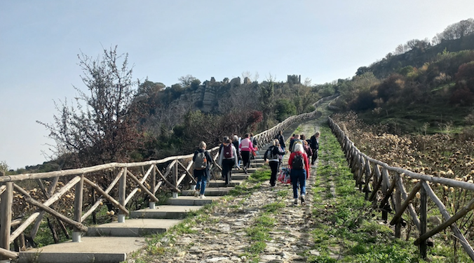 crotoneok's tweet card. Successo per il laboratorio promosso dall'Associazione Passi Consapevoli - Cammino e Meditazione