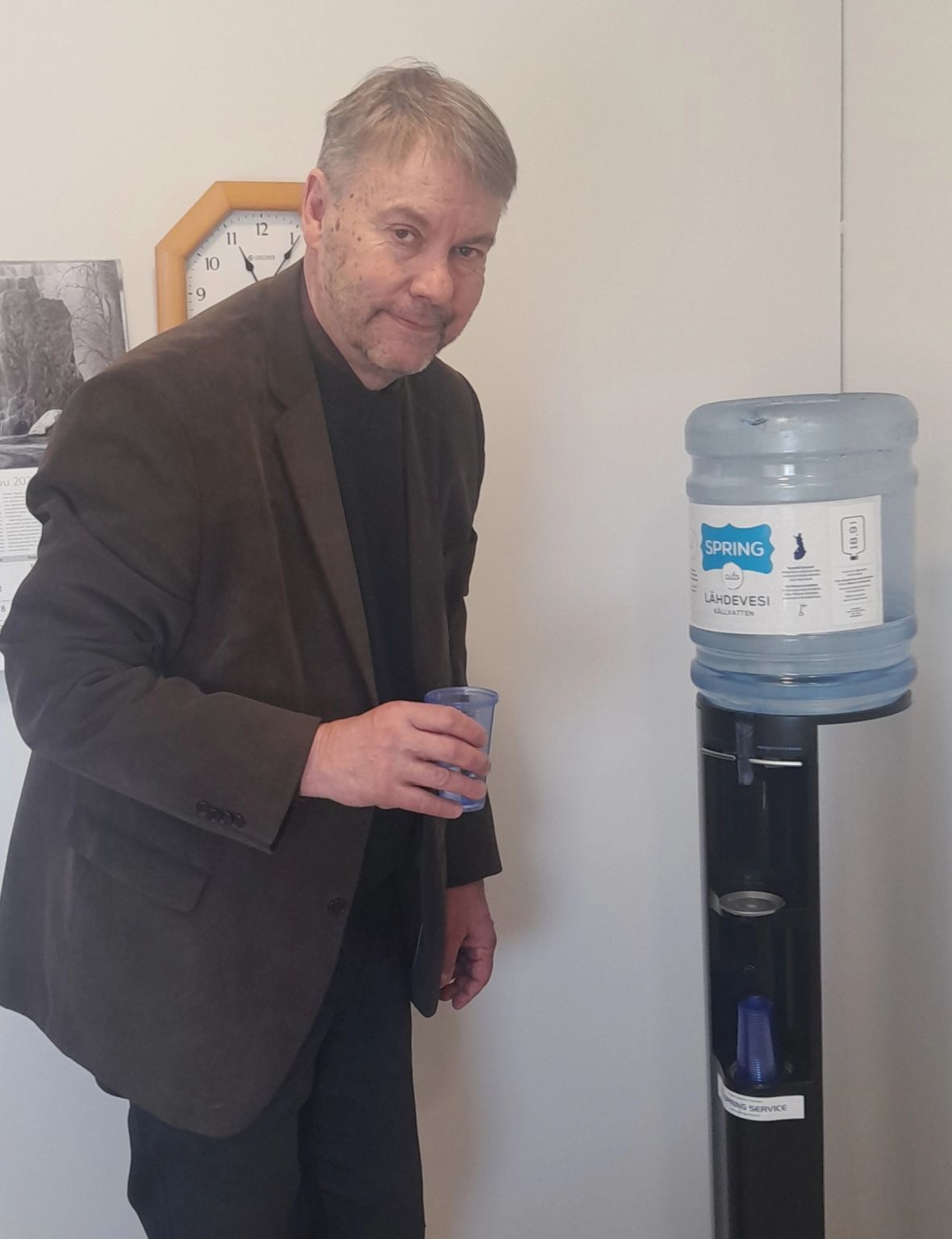 KariWikholm's tweet card. #springservice Aloitin kuun alussa myyntijohtajana minulle kokonaan uudella alalla, vaikka olenkin tutustun raikasvesihankintohin ostajana aidan toisella puolella useiden vuosien ajan. Tänään oli...