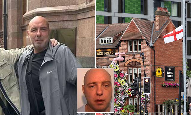 dave43law's tweet card. Lee Twamley is part of a group calling themselves 'Churchill's Lions' which last week raised British flags along one of Manchester's main shopping streets.