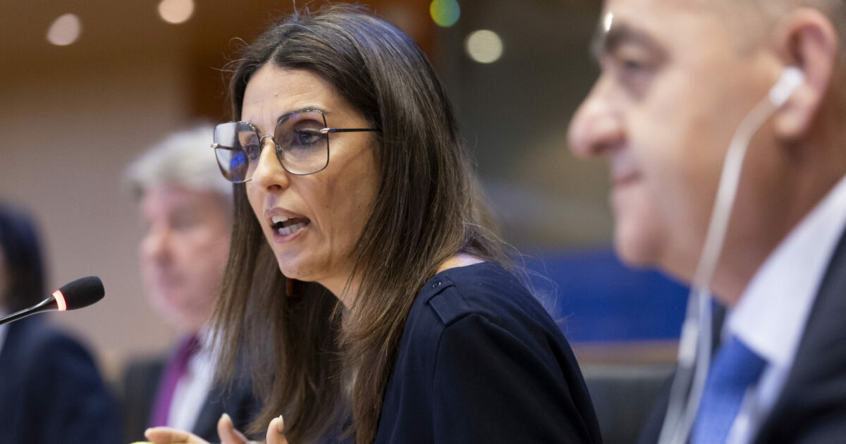 petergomezblog's tweet card. Leggi su Il Fatto Quotidiano.it la notizia sullo scandalo nomine UE che coinvolge la mediatrice Teresa Anjinho, accusata di aver promosso il suo ex capo di gabinetto a un ruolo da 20mila euro al mese