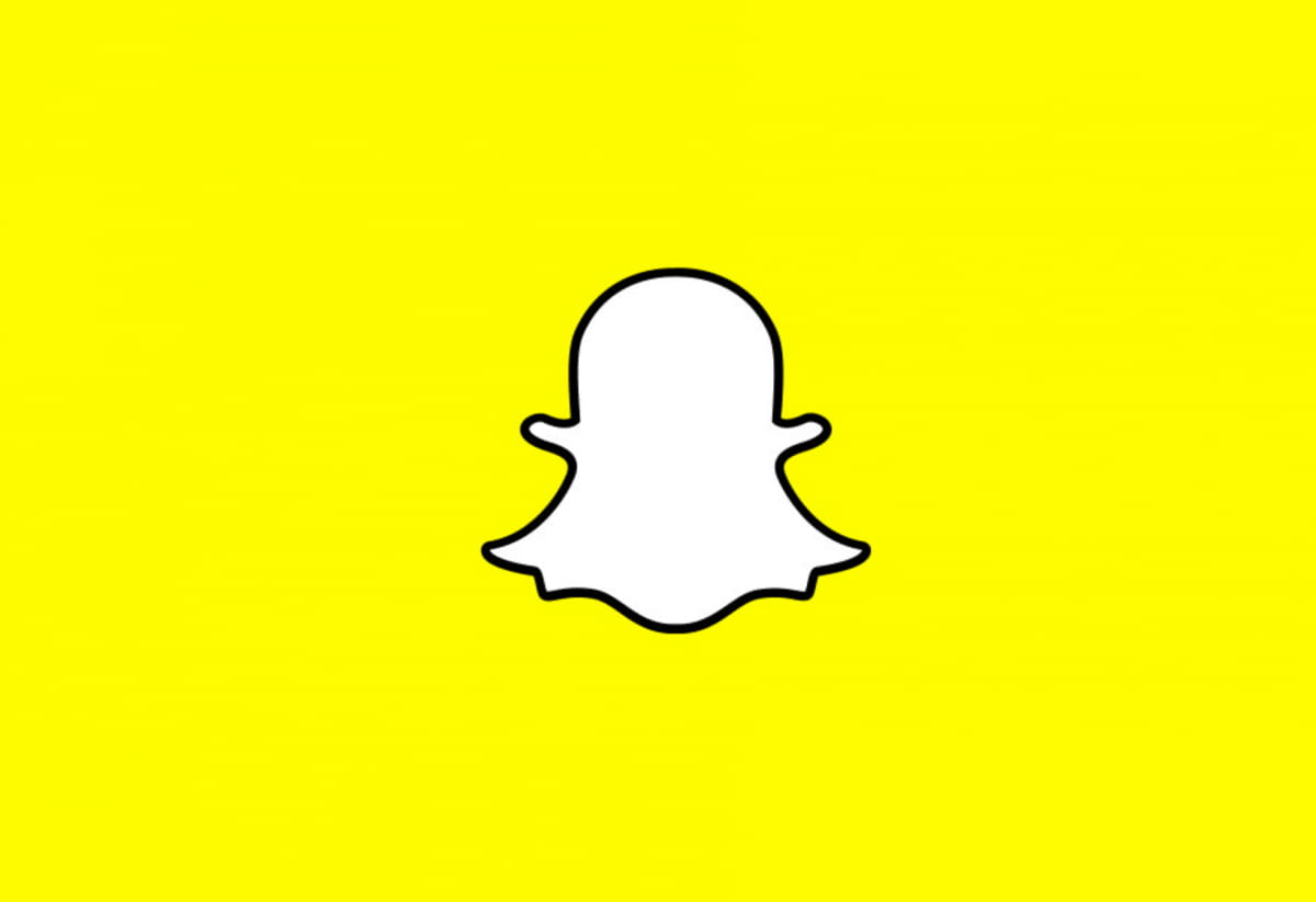 AtlatlSoftware's tweet card. Snap's latest move is Catalog-Powered Lenses. These build on its signature AR lens format with a purpose-built format for shopping.