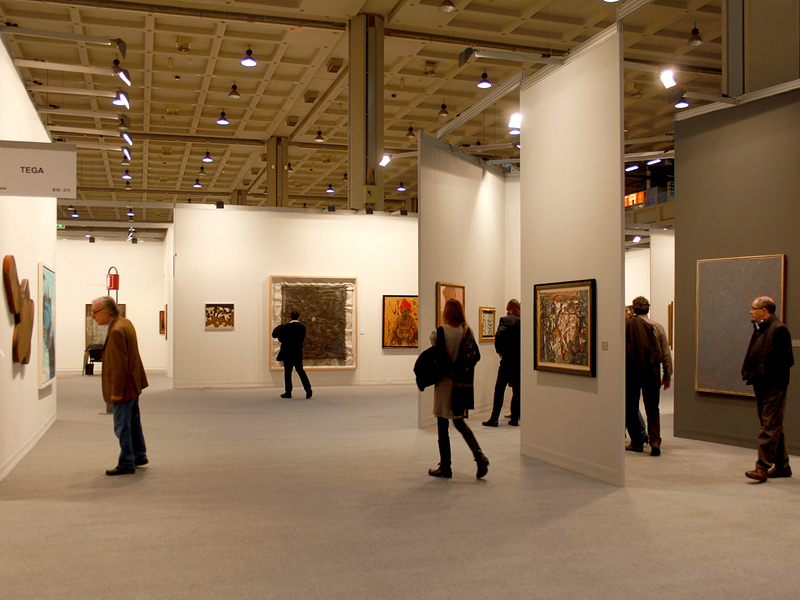 siliconrepublic's tweet card. A Dublin-based start-up called Artfetch.com and led by a mother and daughter team has been sold to London-based online marketplace Rise Art.