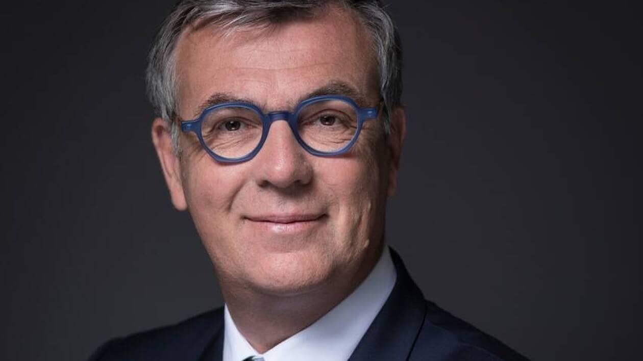 delphineescure's tweet card. « Nous allons renforcer nos capacités. » Couverture mobile, technologies, innovations, sécurité… Dans un entretien exclusif accordé à Ouest-France, Pierre-Louis de Guillebon, patron d’Orange Events...