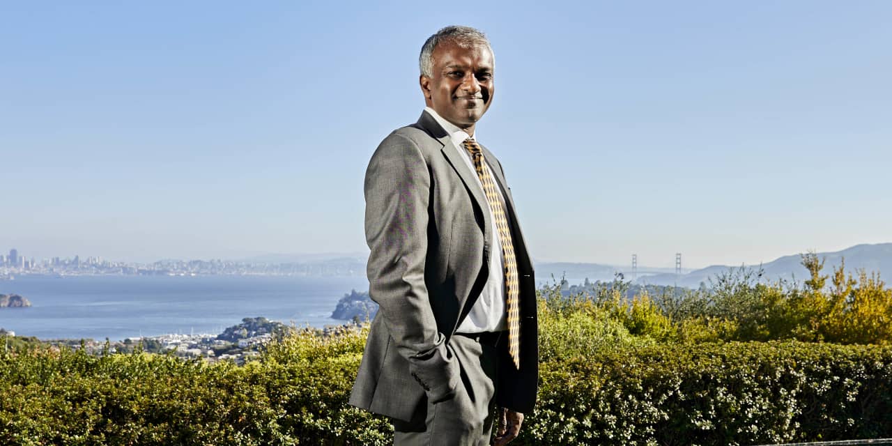 savitz's tweet card. Dan Niles, a money manager who has been bearish on the stock market, is even more pessimistic now. But he does see some opportunities, including in shares of Walmart and Amazon.com.