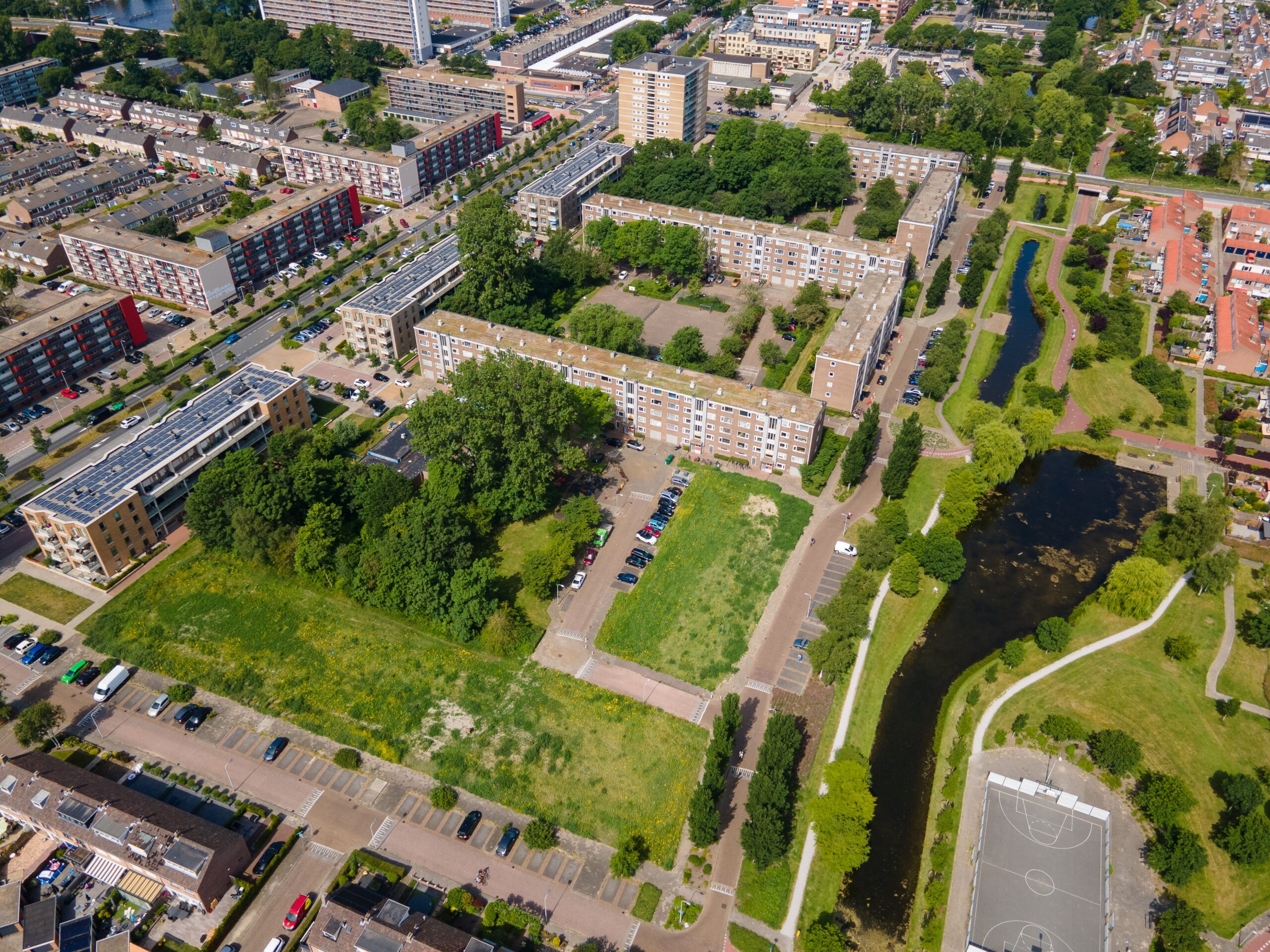 rtvkatwijk's tweet card. Op 5 januari heeft gemeenteraadsfractie DURF vragen gesteld over de start van de te bouwen woningen in Frederiksoord-Zuid en Hoornes Noord-Oost (Helmbergpark). In een reactie hierop laat de gemeente...