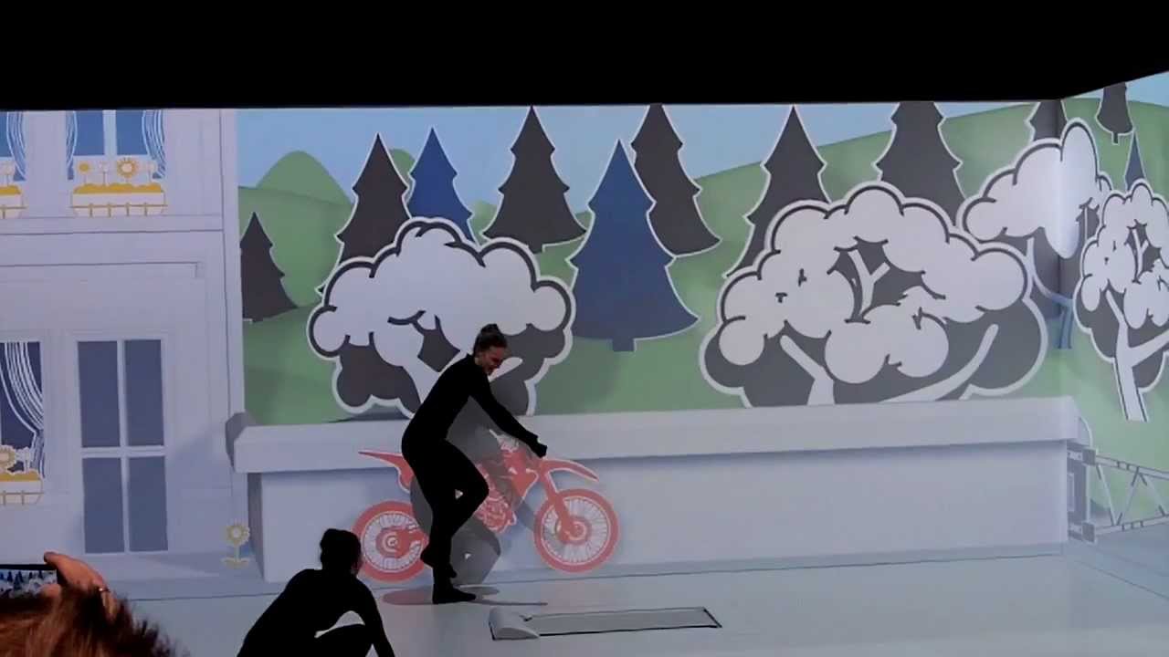 alphalog_design's tweet card. Beeindruckende Tanz-Performance auf dem IBM-Messestand der CeBIT 2013.